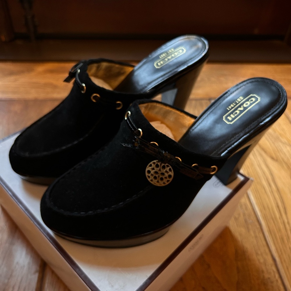 BRAND NEW Coach Black Suede Heels Size 10